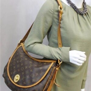 Louis Vuitton GM Tulum bag Brown Monogram Shoulder Bag free raincoat